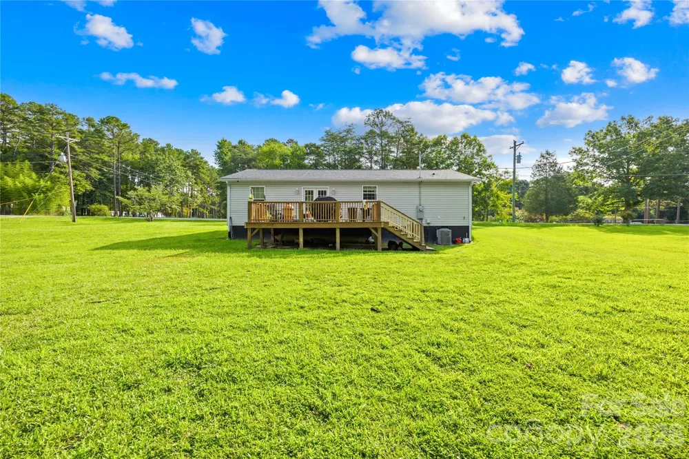 1029 Alexis High Shoals Road Dallas, NC 28034