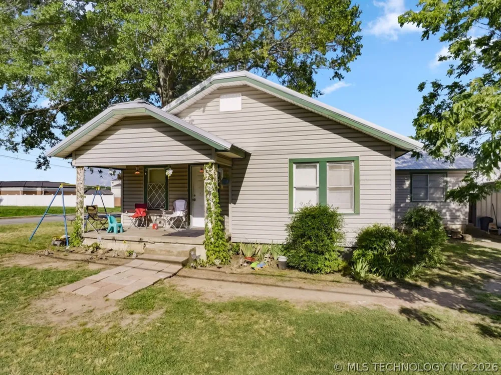 824 S California Atoka, OK 74525
