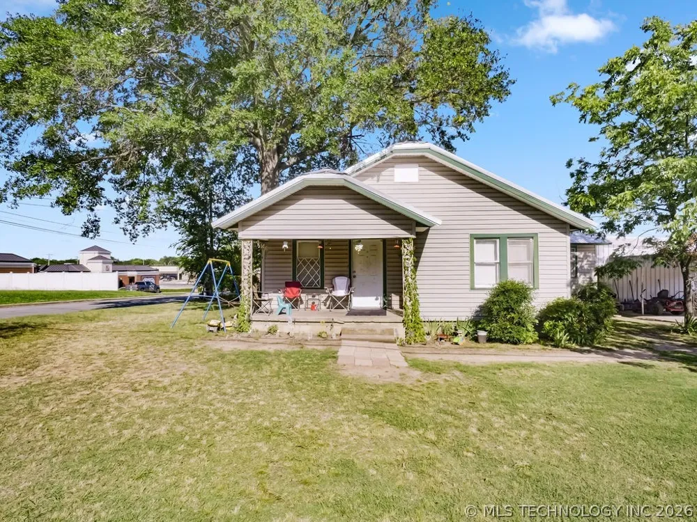 824 S California Atoka, OK 74525