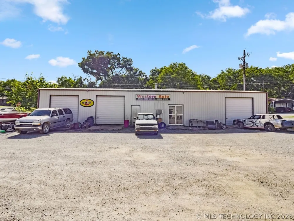 824 S California Atoka, OK 74525