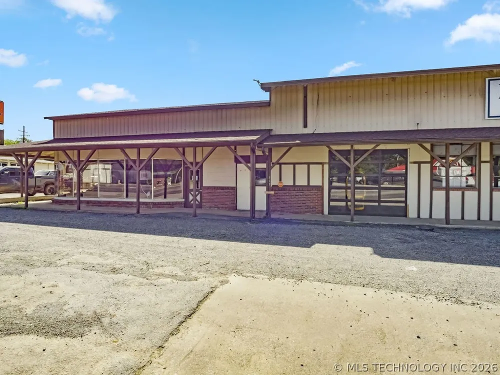 824 S California Atoka, OK 74525