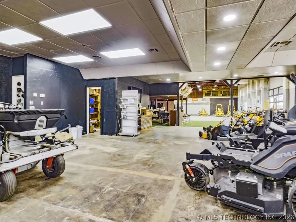 824 S California Atoka, OK 74525