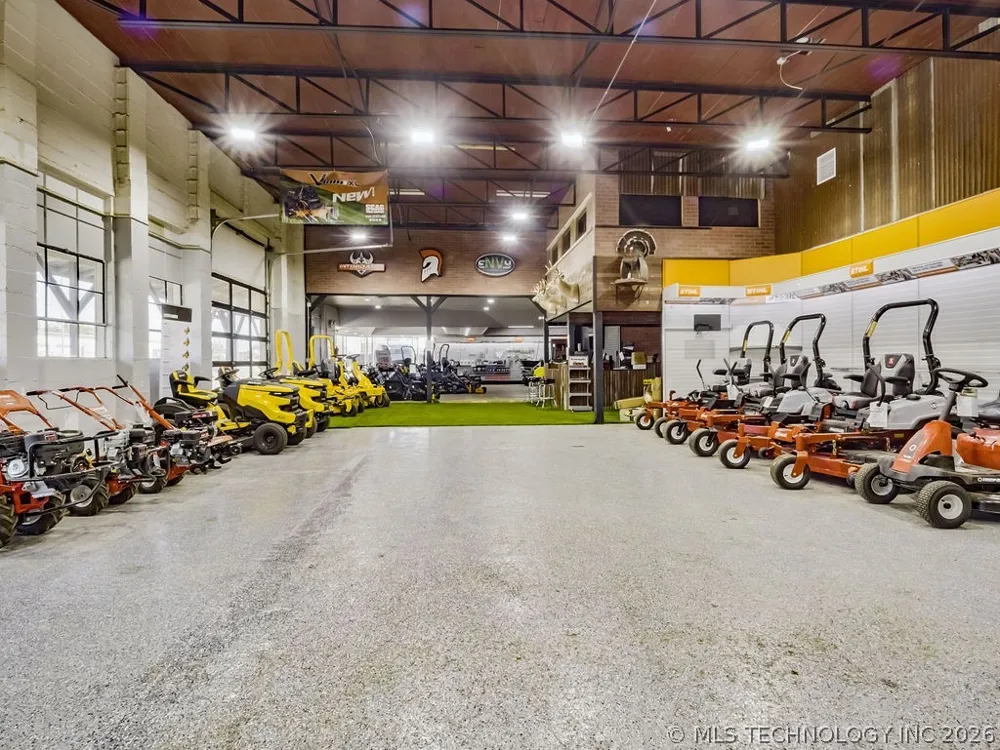 824 S California Atoka, OK 74525