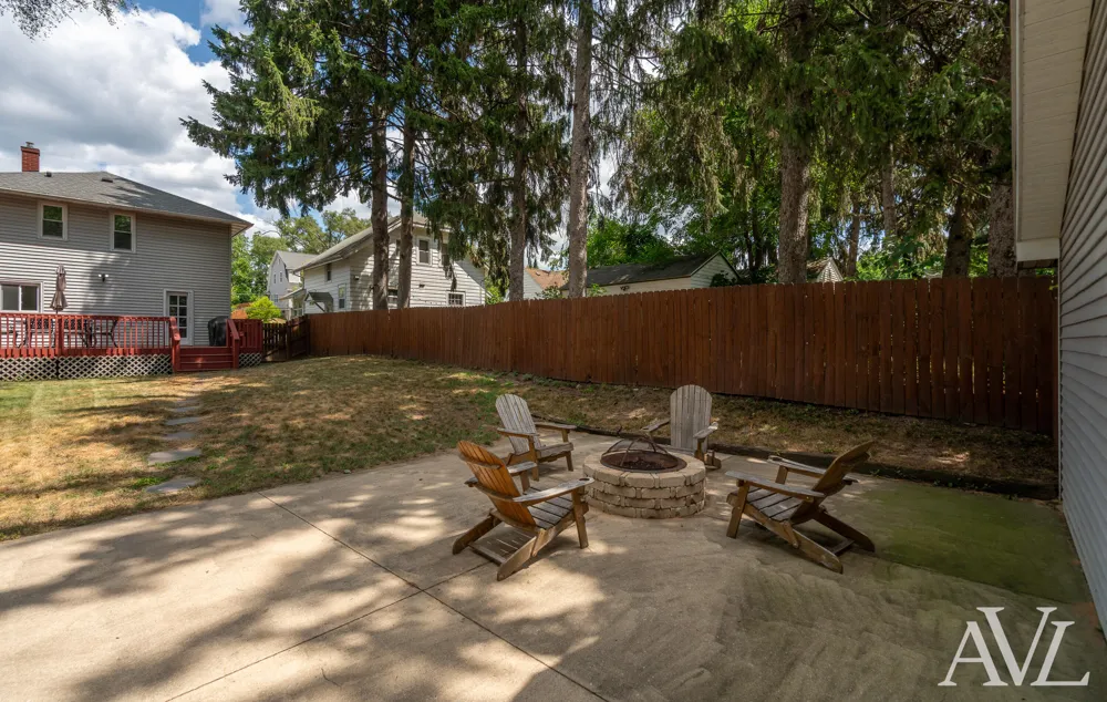 1014 Crescent Street NE Grand Rapids, MI 49503