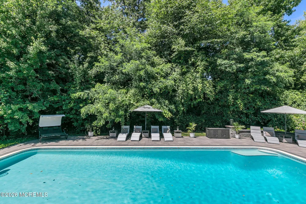 16 Springhouse Road Ocean, NJ 07712