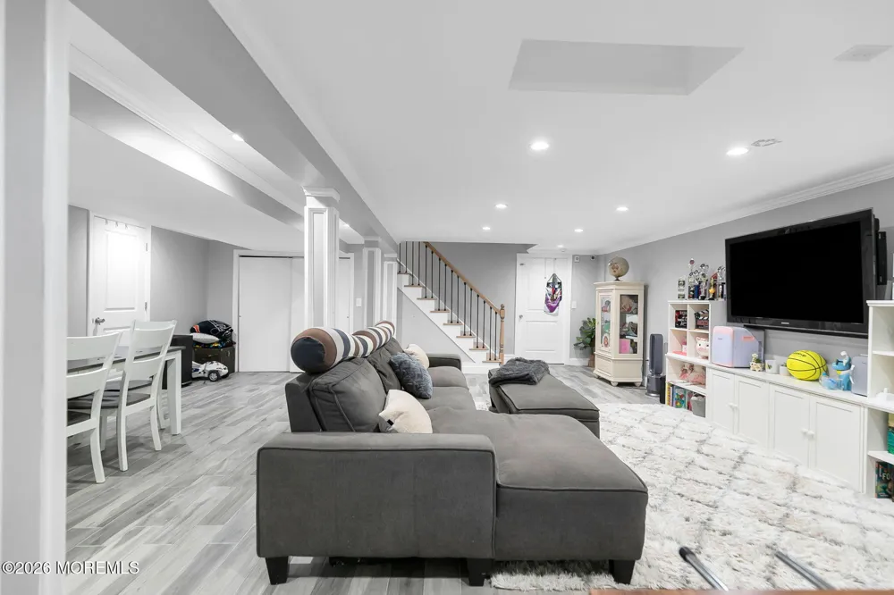 16 Springhouse Road Ocean, NJ 07712