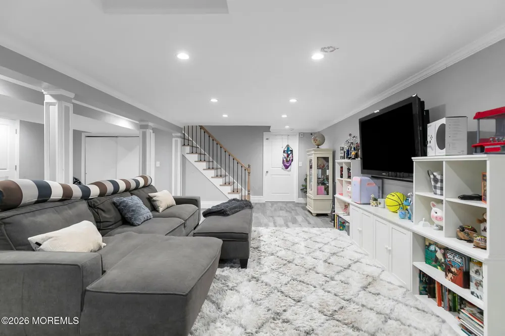 16 Springhouse Road Ocean, NJ 07712