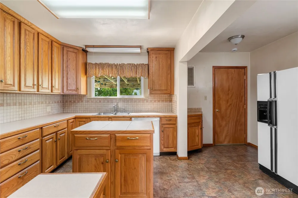 2315 Pacific Avenue Aberdeen, WA 98520