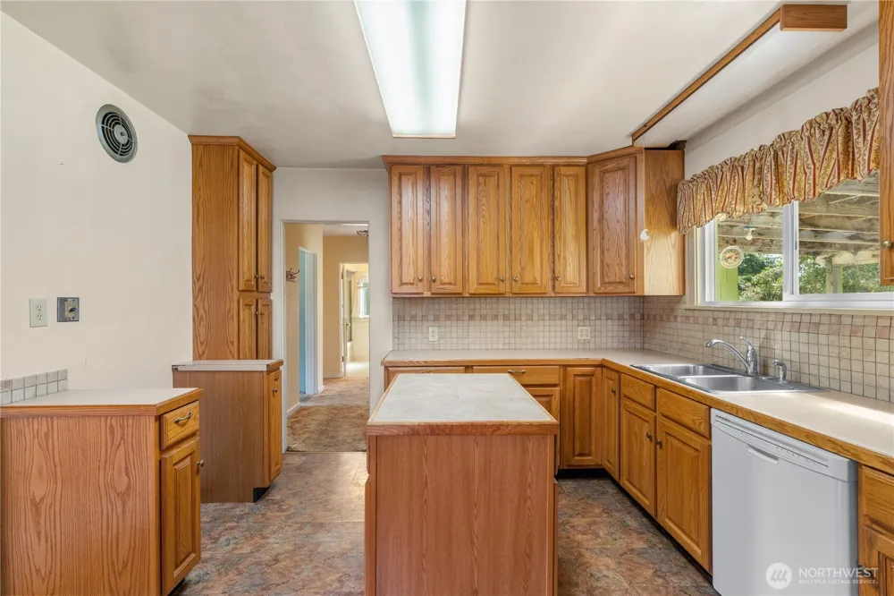 2315 Pacific Avenue Aberdeen, WA 98520