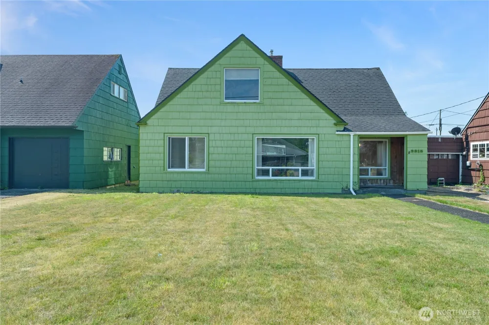 2315 Pacific Avenue Aberdeen, WA 98520