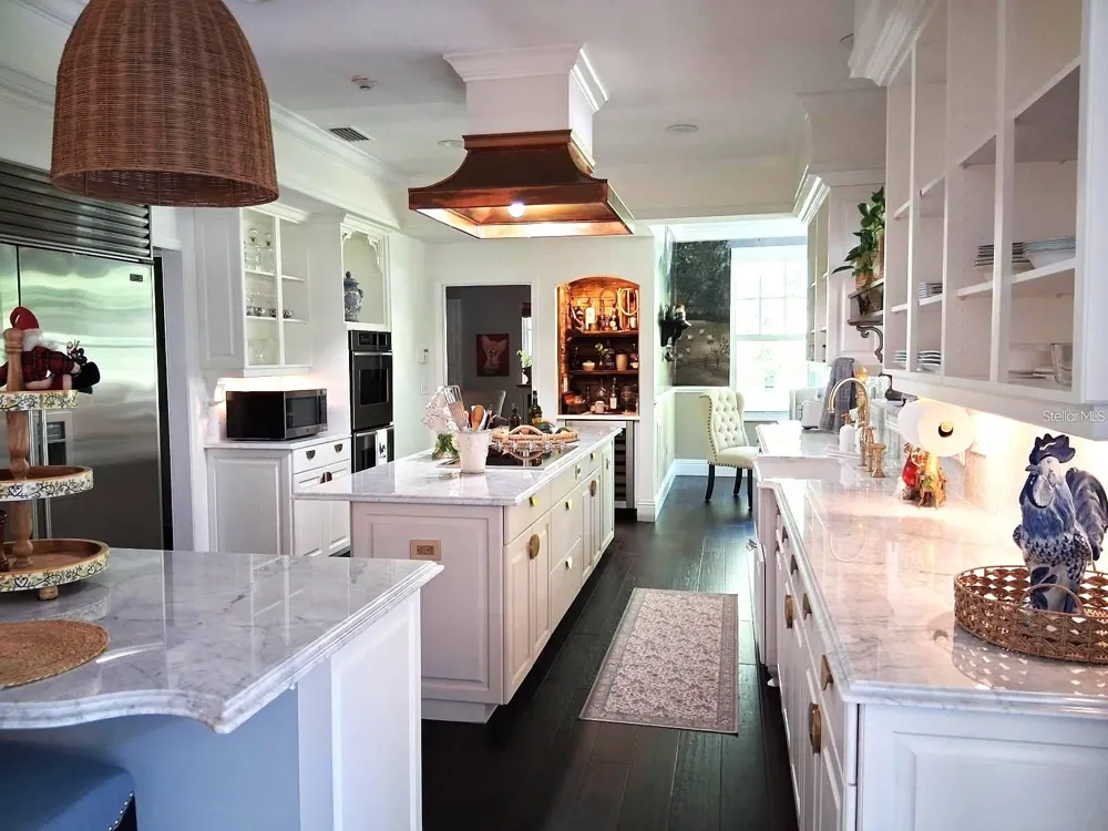 3171 DICK WILSON DRIVE Sarasota, FL 34240