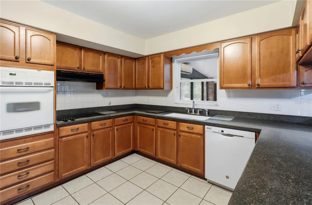 5025 BASEBALL POND ROAD Brooksville, FL 34602
