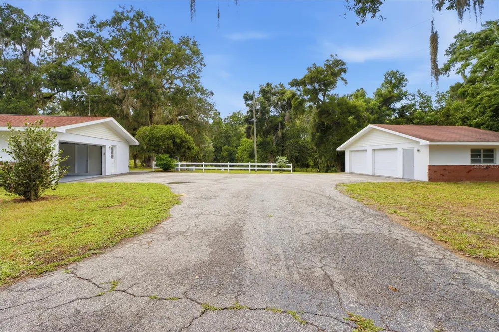 5025 BASEBALL POND ROAD Brooksville, FL 34602