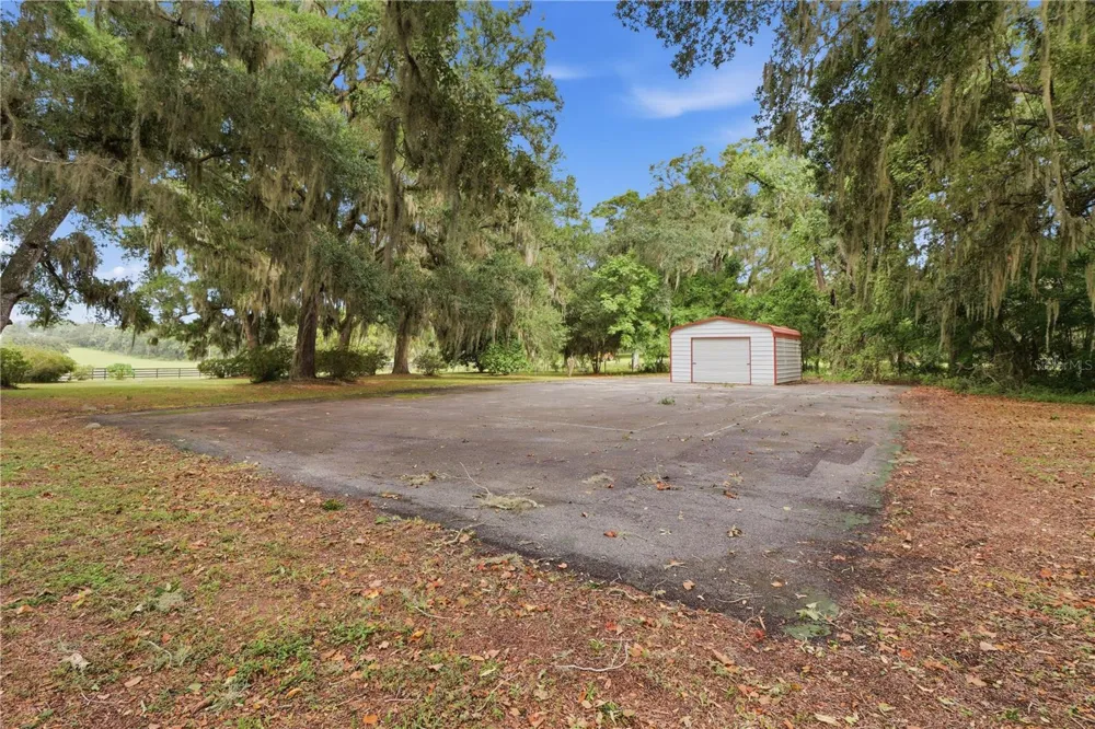 5025 BASEBALL POND ROAD Brooksville, FL 34602