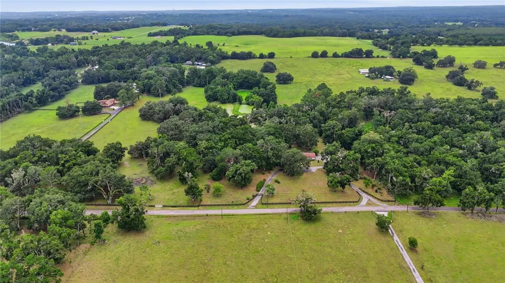 5025 BASEBALL POND ROAD Brooksville, FL 34602