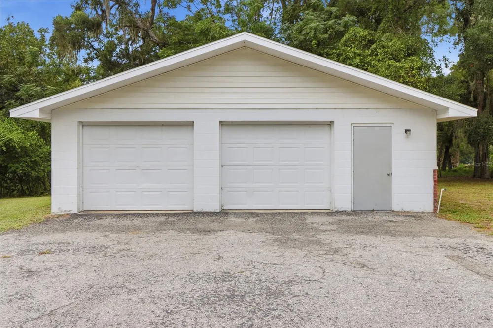 5025 BASEBALL POND ROAD Brooksville, FL 34602
