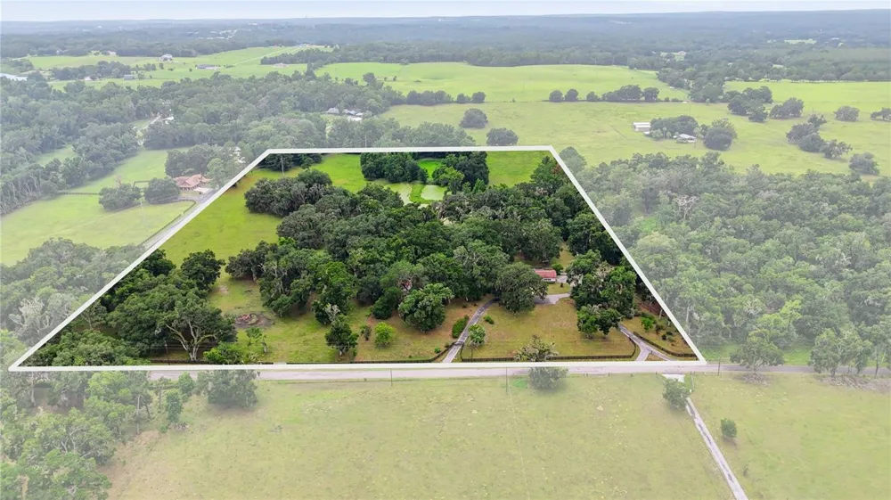5025 BASEBALL POND ROAD Brooksville, FL 34602