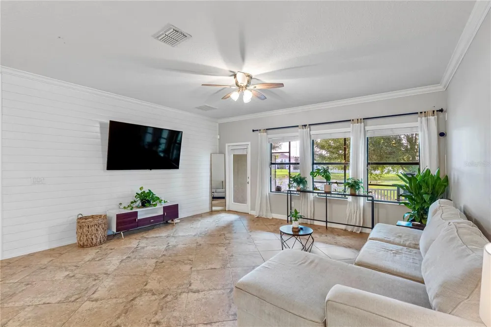 19343 PADDOCK VIEW DRIVE Tampa, FL 33647
