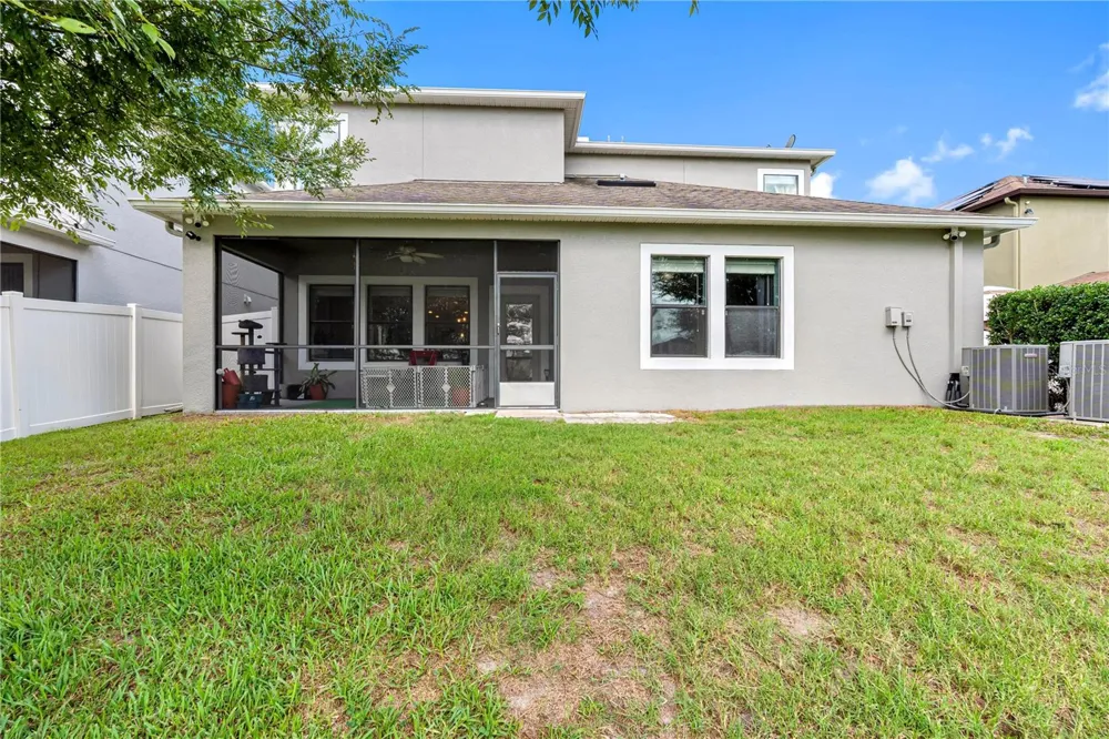 19343 PADDOCK VIEW DRIVE Tampa, FL 33647