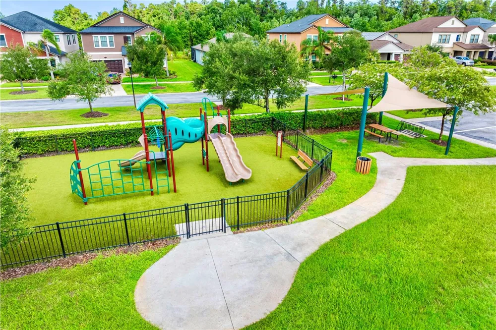 19343 PADDOCK VIEW DRIVE Tampa, FL 33647