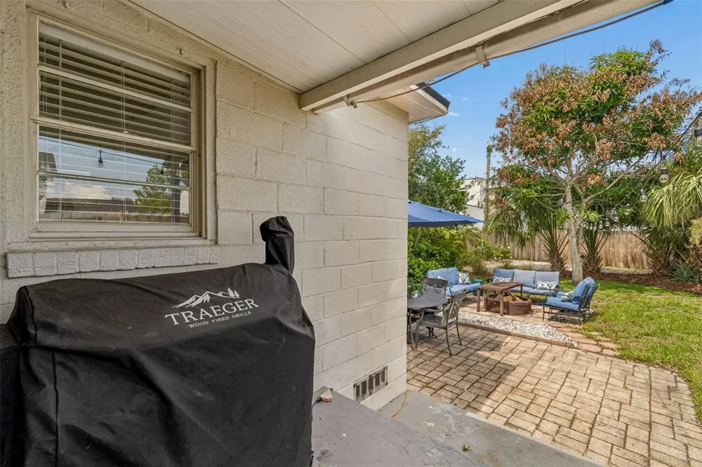 2914 WOODROW AVENUE Tampa, FL 33602