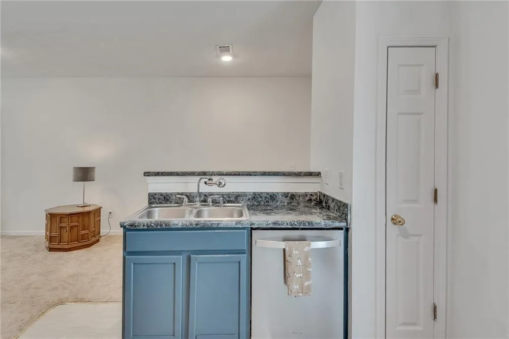 7056 Brookview Creek Riverdale, GA 30274