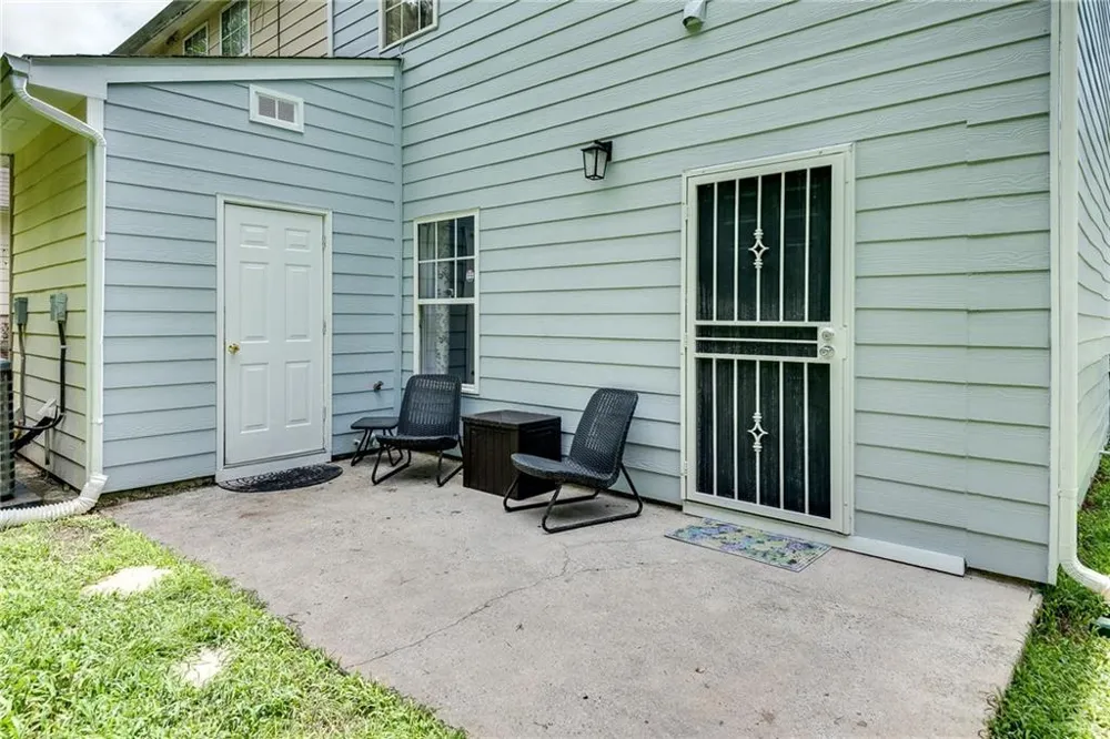 7056 Brookview Creek Riverdale, GA 30274
