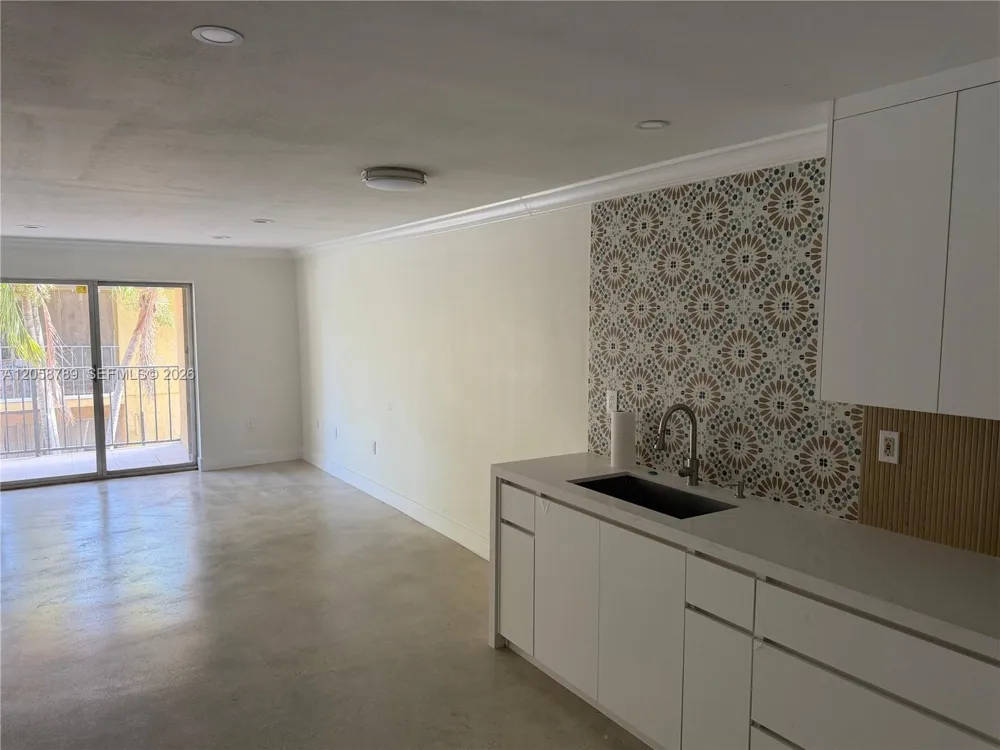 15410 SW 82nd Ln #821 Miami, FL 33193