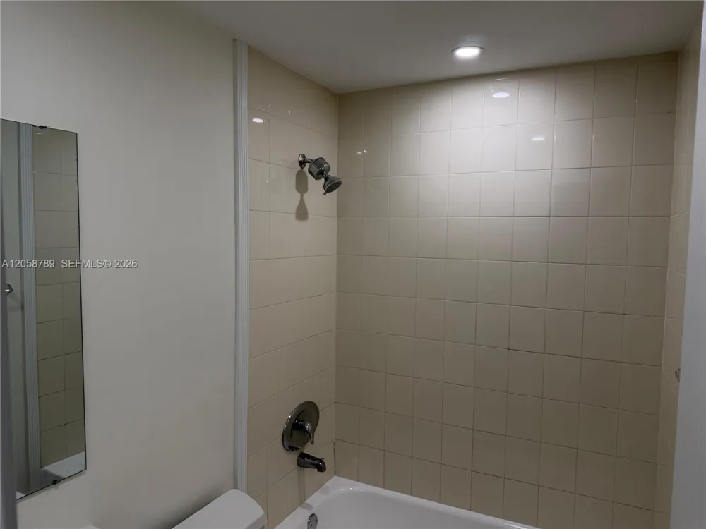 15410 SW 82nd Ln #821 Miami, FL 33193