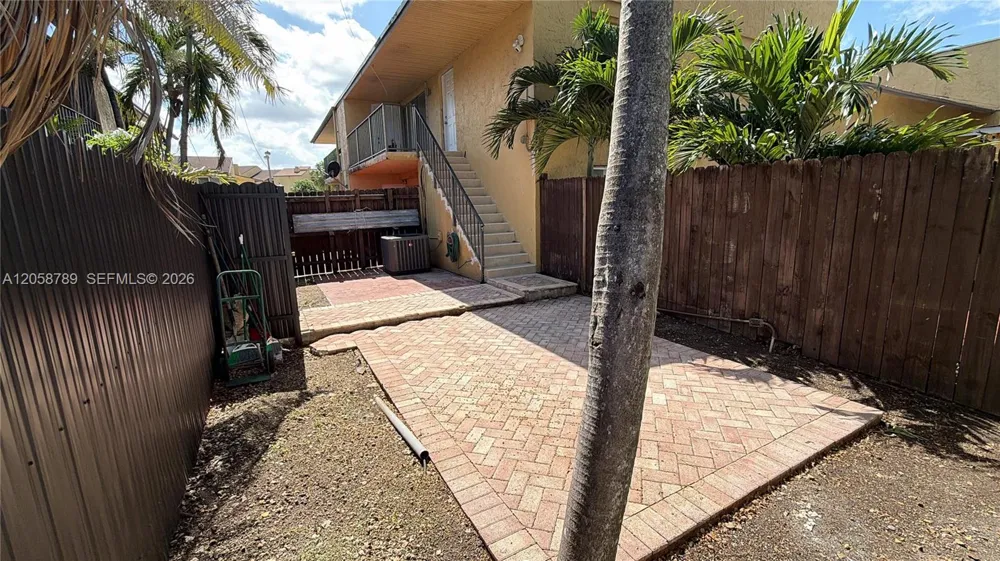 15410 SW 82nd Ln #821 Miami, FL 33193