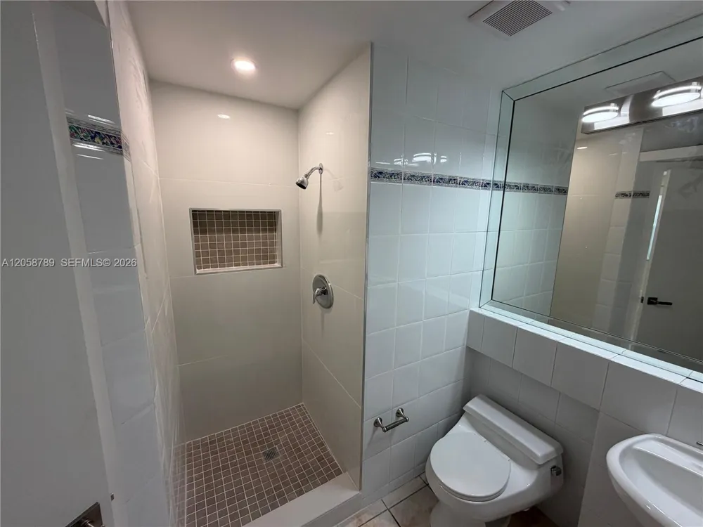 15410 SW 82nd Ln #821 Miami, FL 33193