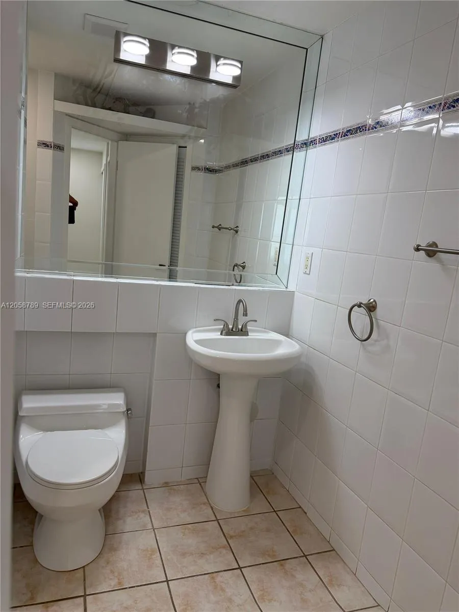 15410 SW 82nd Ln #821 Miami, FL 33193