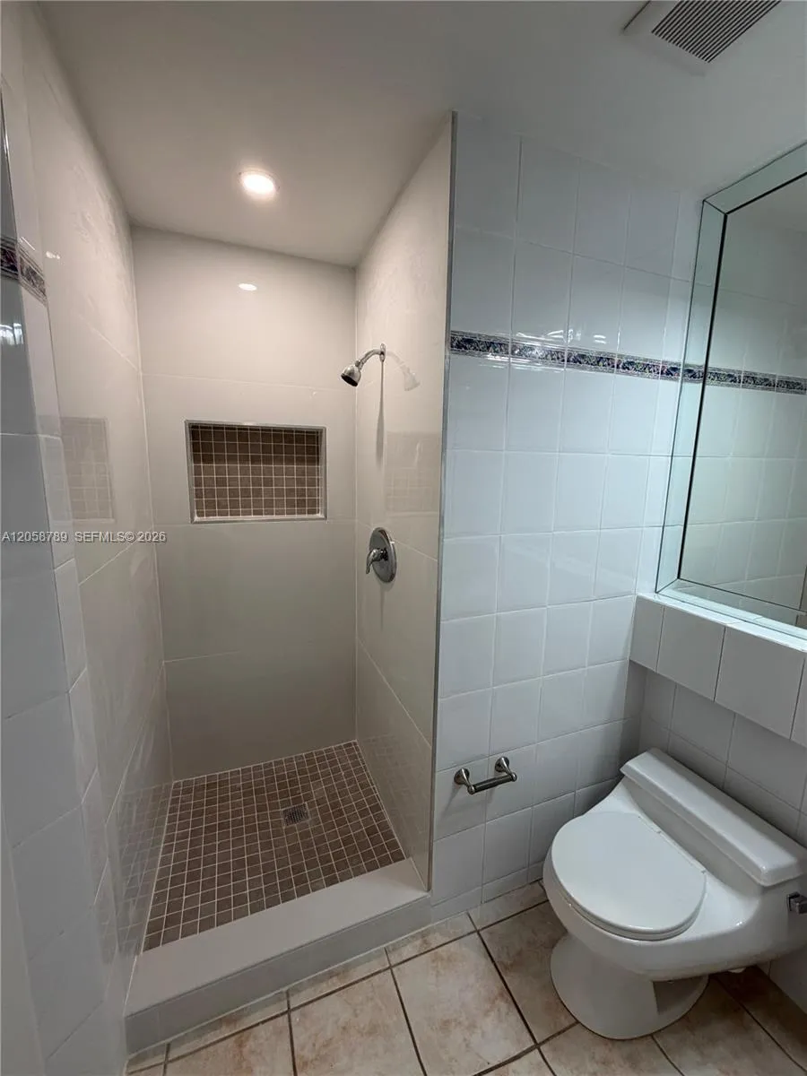 15410 SW 82nd Ln #821 Miami, FL 33193