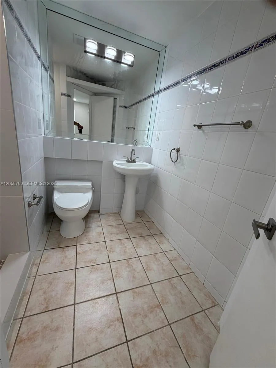 15410 SW 82nd Ln #821 Miami, FL 33193
