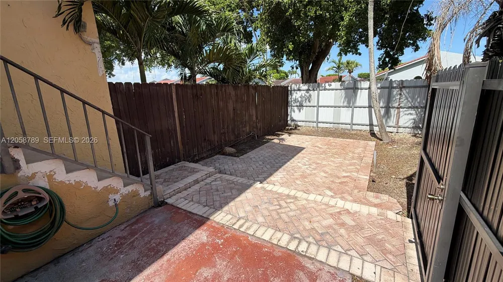 15410 SW 82nd Ln #821 Miami, FL 33193