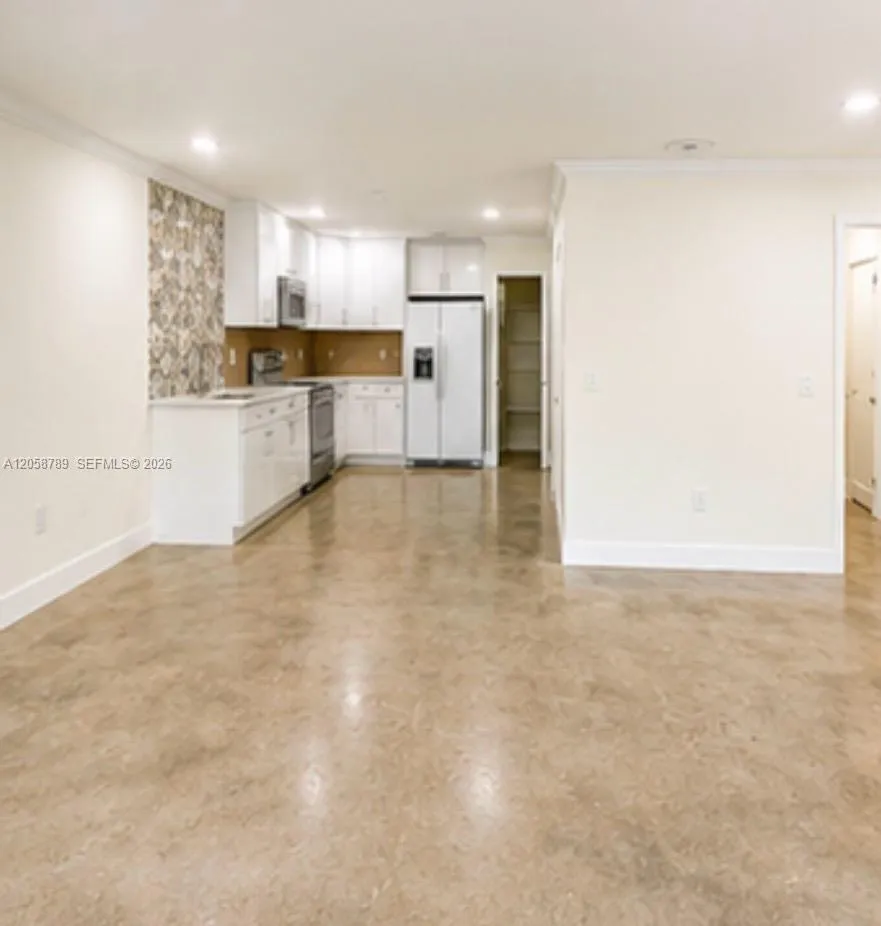 15410 SW 82nd Ln #821 Miami, FL 33193