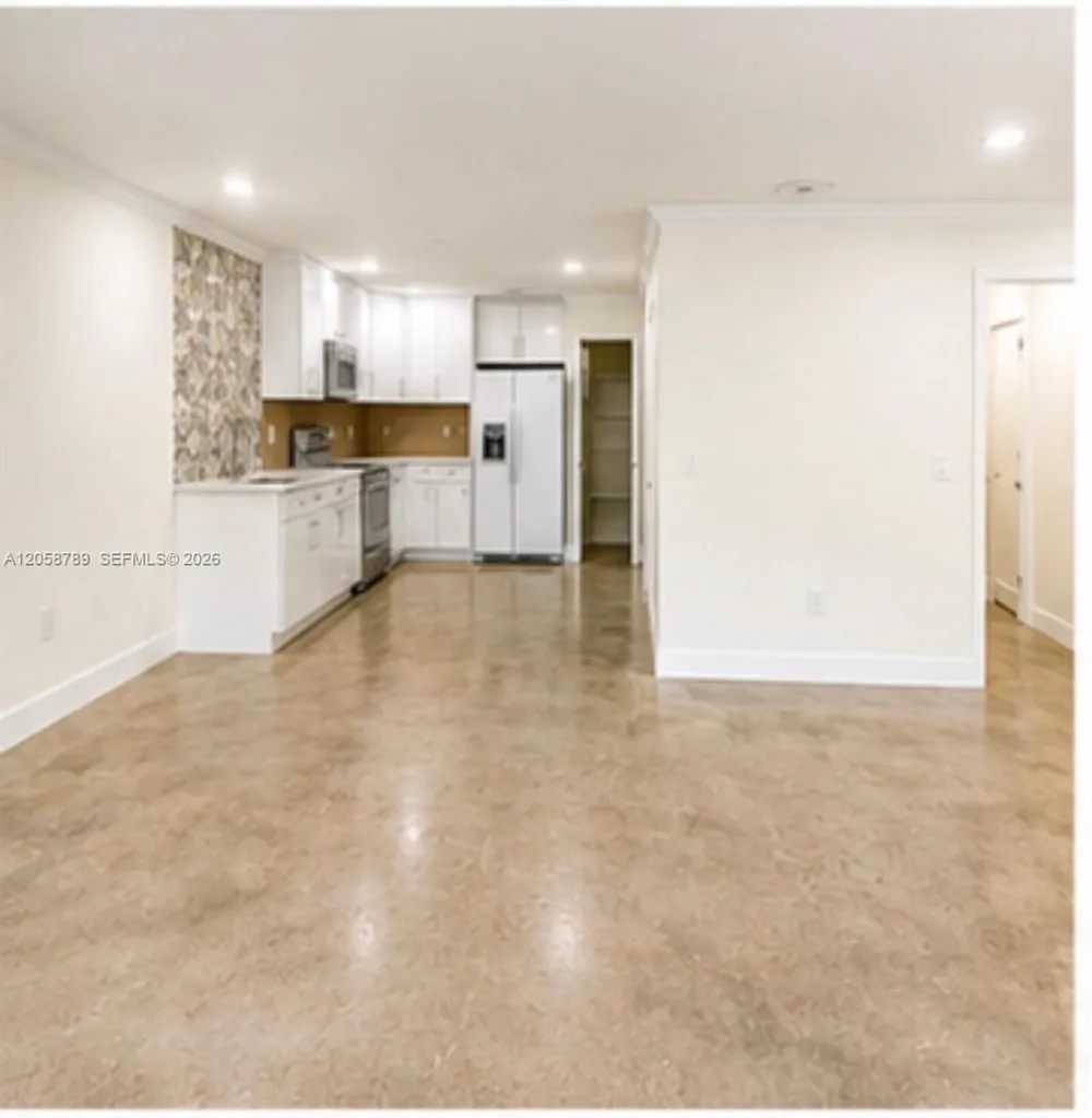 15410 SW 82nd Ln #821 Miami, FL 33193
