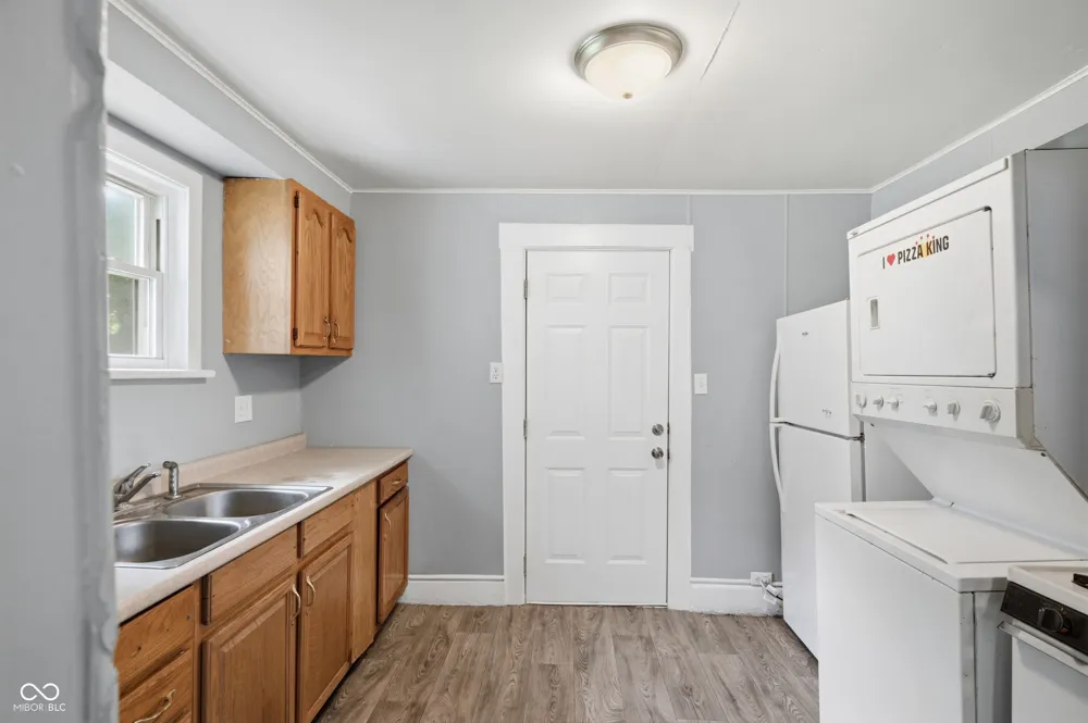 1303 S Shipley Street Muncie, IN 47302