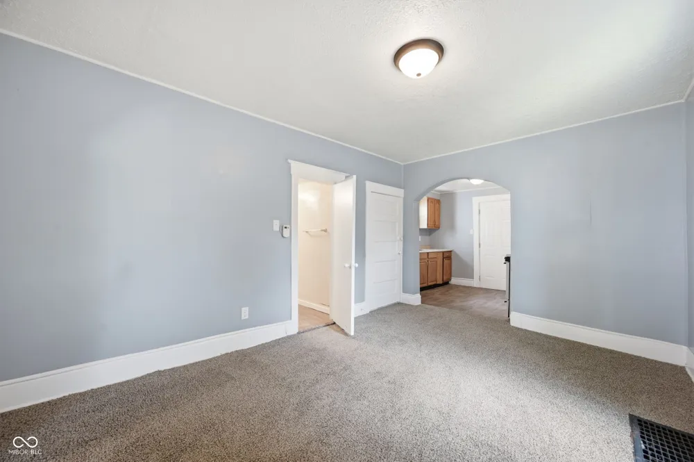 1303 S Shipley Street Muncie, IN 47302