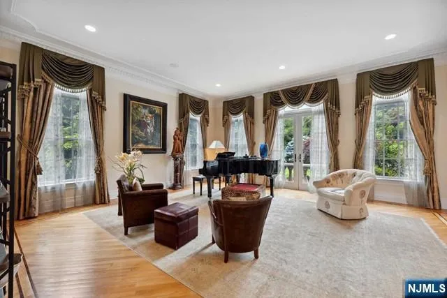 31 Marie Major Drive Alpine, NJ 07620