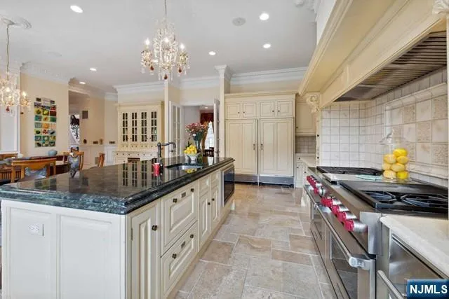 31 Marie Major Drive Alpine, NJ 07620