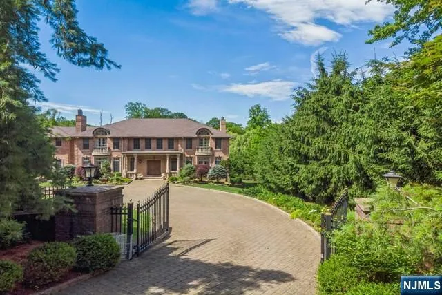 31 Marie Major Drive Alpine, NJ 07620