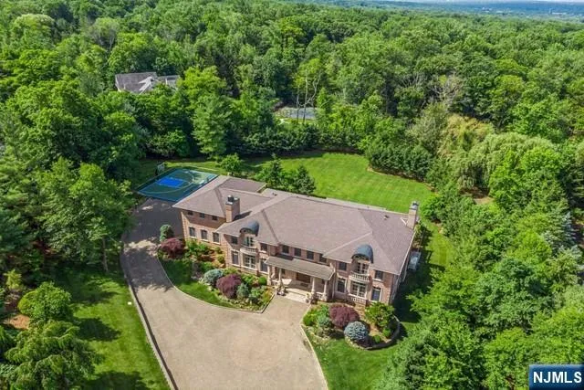 31 Marie Major Drive Alpine, NJ 07620