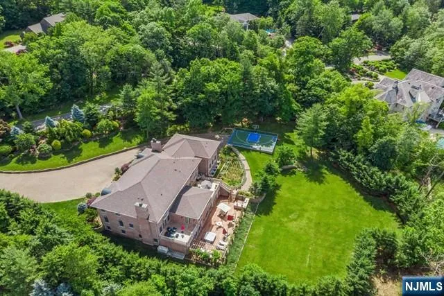 31 Marie Major Drive Alpine, NJ 07620