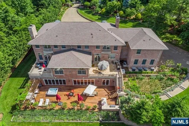 31 Marie Major Drive Alpine, NJ 07620