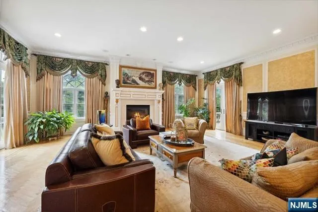 31 Marie Major Drive Alpine, NJ 07620