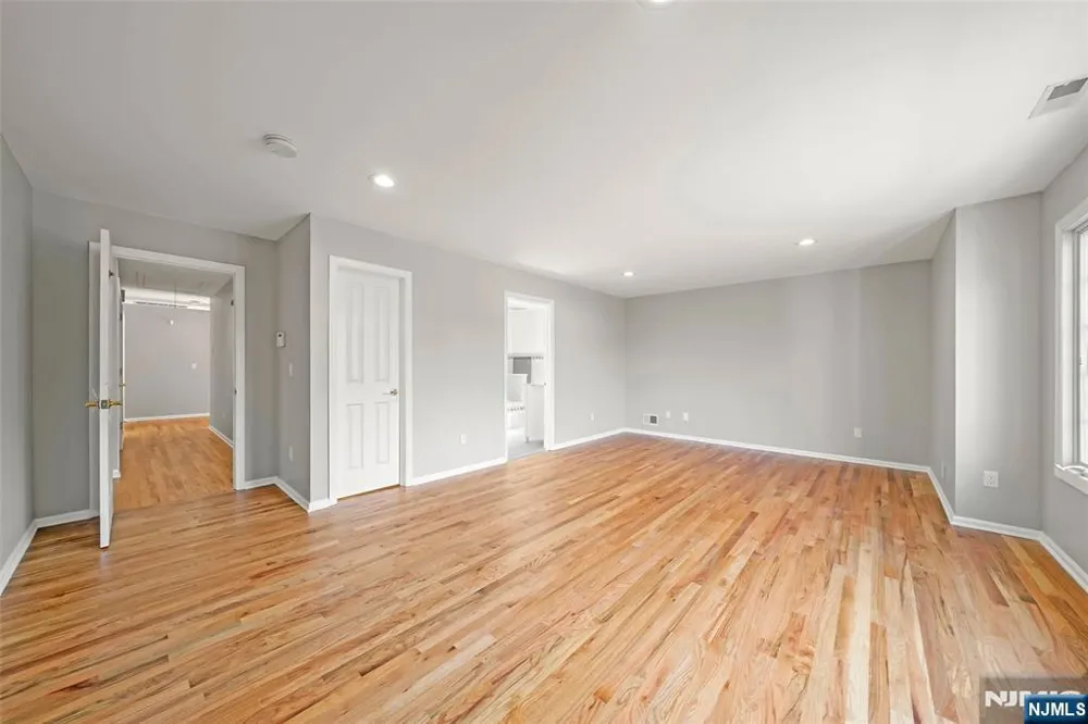 15 Laurel Avenue Dumont, NJ 07628