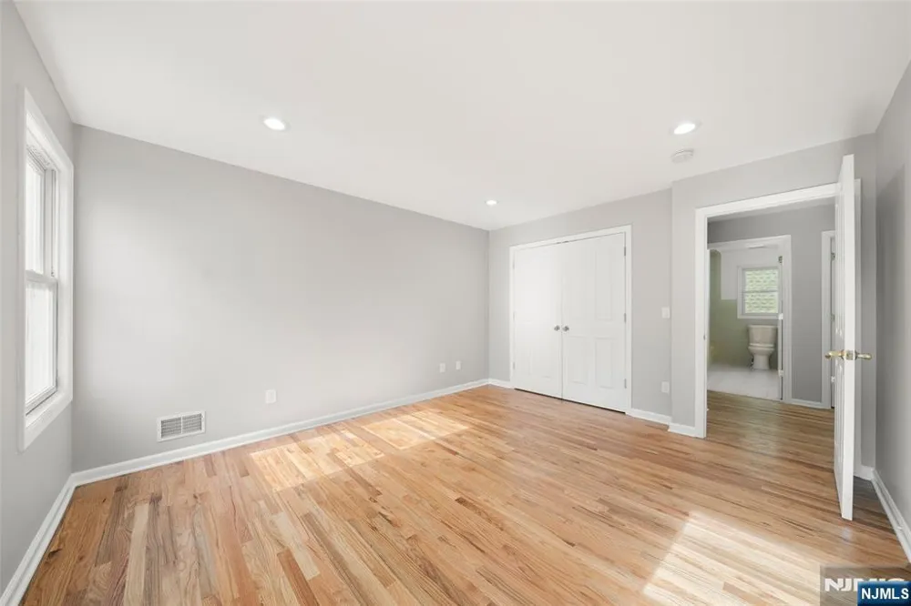 15 Laurel Avenue Dumont, NJ 07628