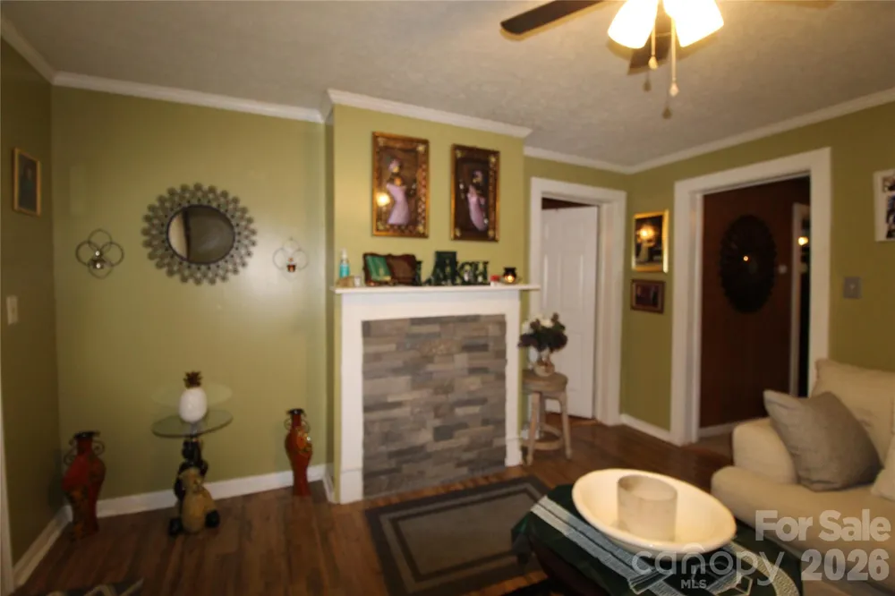 438 Folk Street NW Lenoir, NC 28645