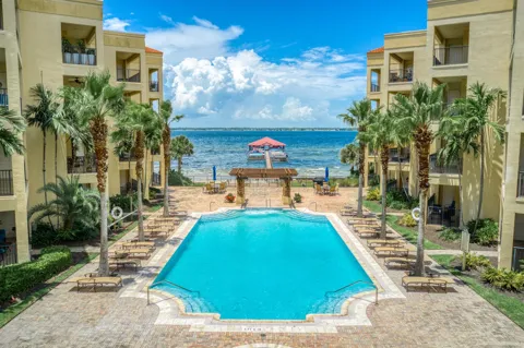 2351 Lakeview Drive #209